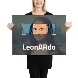 Poster Gioconda in Augmented Reality held by person - Bellfish
